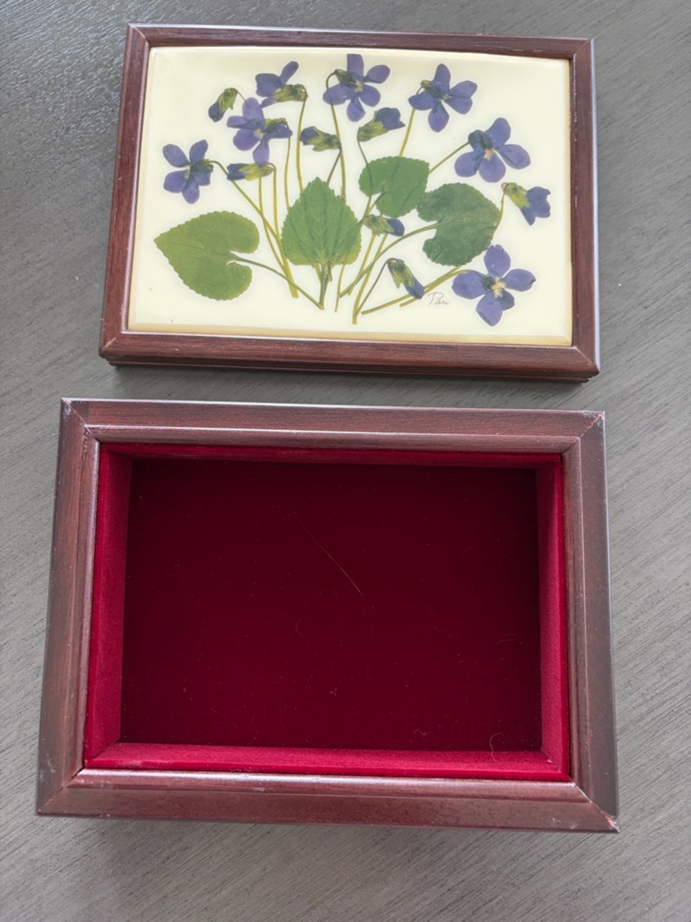 Pressed Violet Flower Wood Jewelry Box Signed Tari - Picture 4 of 5